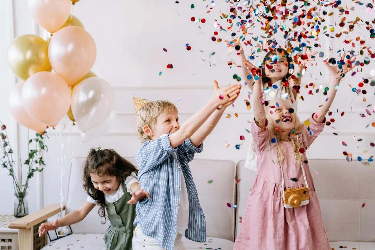 Enfants lors d'une fête d'anniversaire | Source : Pexels