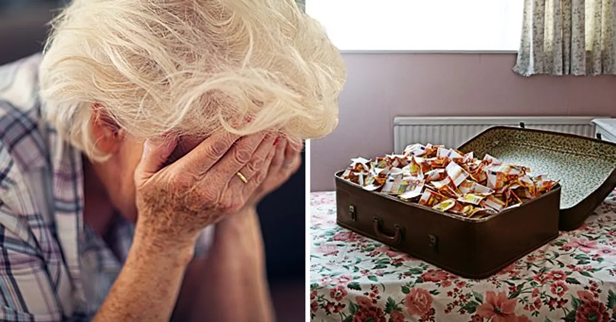 Une vieille femme mettant sa main sur son visage. | Photo : Amomama