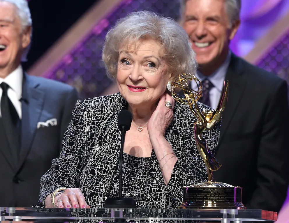 Betty White at the 42nd Annual Daytime Emmy Awards on April 26, 2015. | Photo: Getty Images