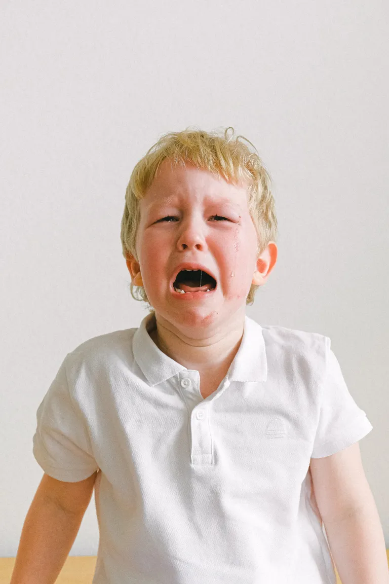 Un niño pequeño llorando. | Foto: Pexels