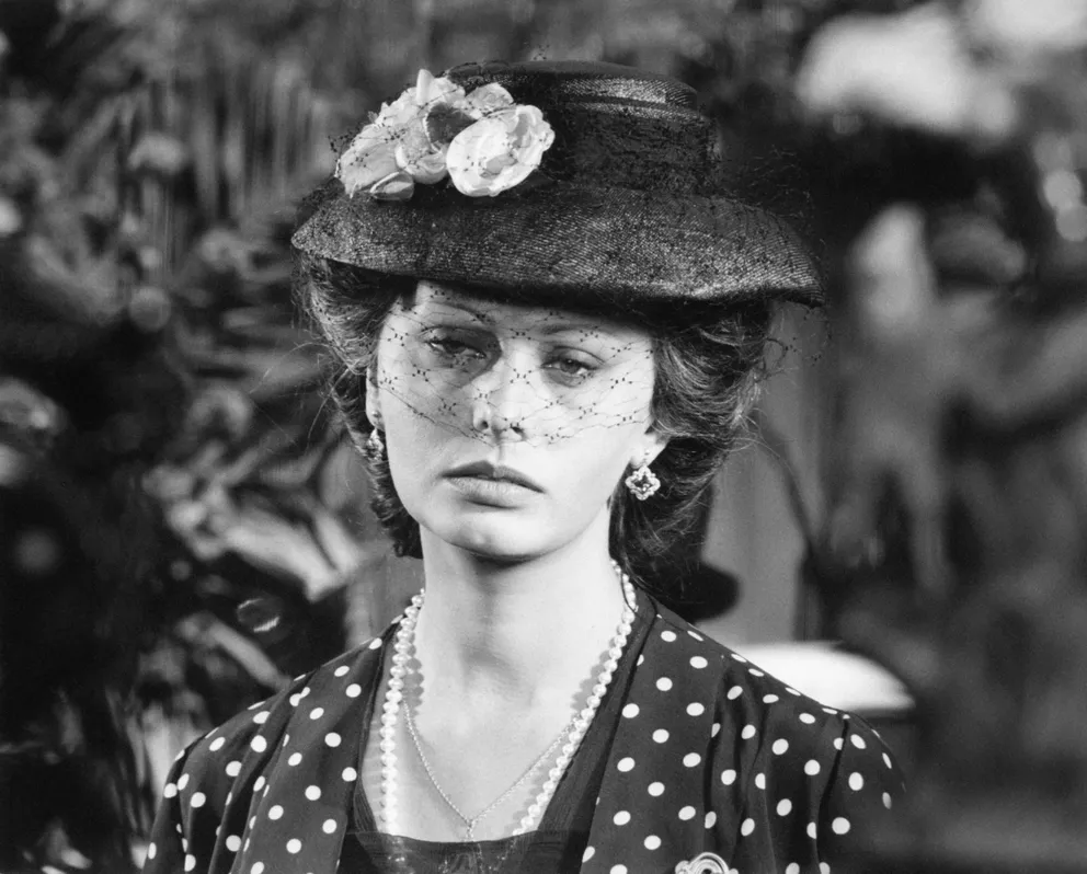 Sophia Loren en una escena de la película "Marriage Italian Style", en Nápoles, 1964. | Foto: Getty Images