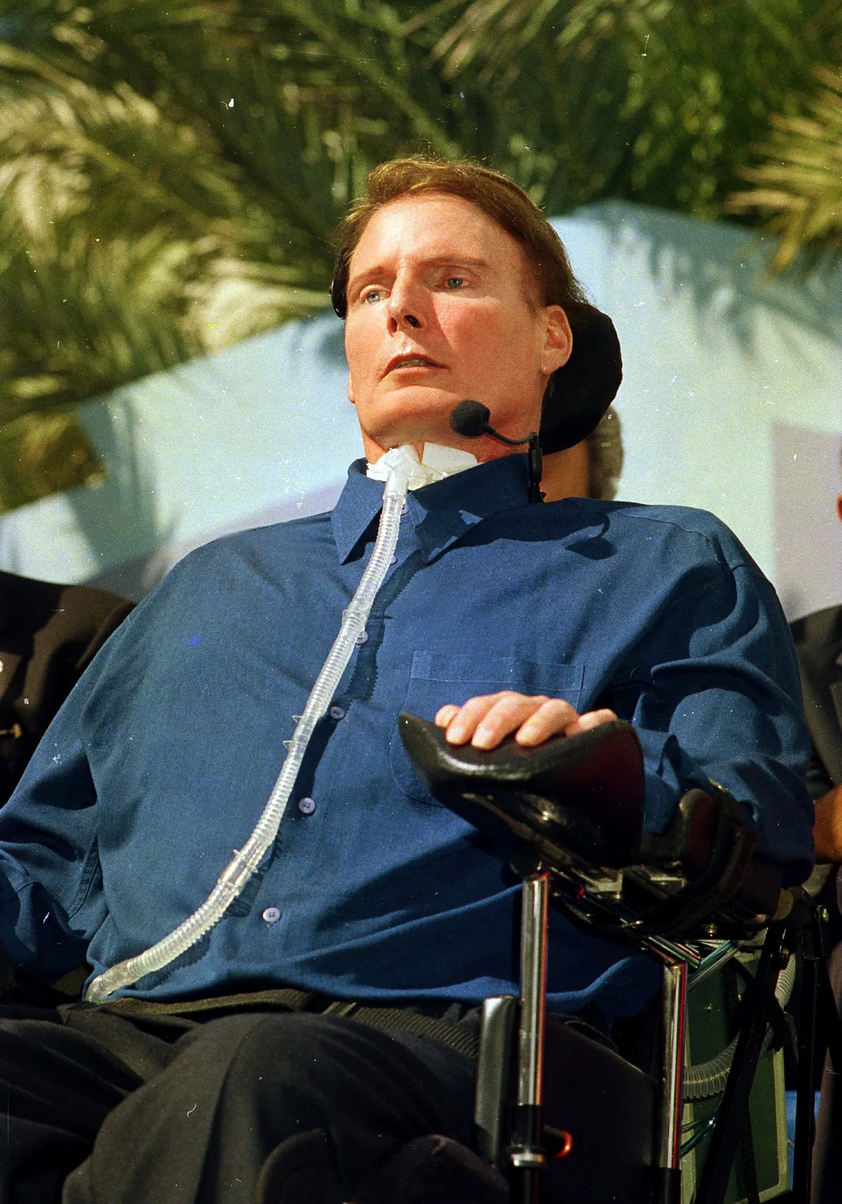 Christopher Reeve en una silla de ruedas en Miami. Año 2000. | Foto: Getty Images 