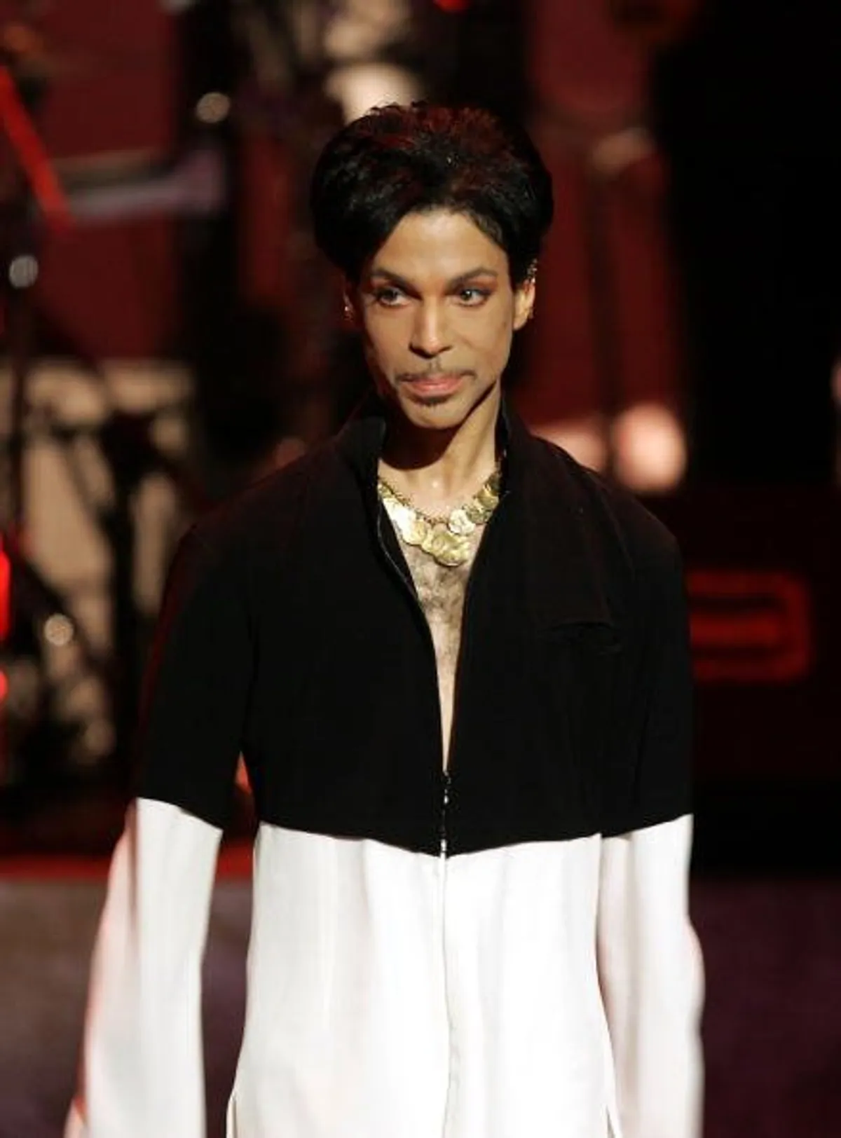Prince at the Dorothy Chandler Pavilion in Los Angeles, California on March 19, 2005. | Photo: Getty Images