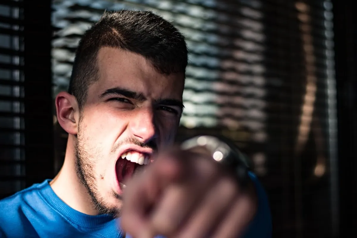 Nolan a crié et a dit qu'il ne me faisait pas confiance. | Photo : Unsplash