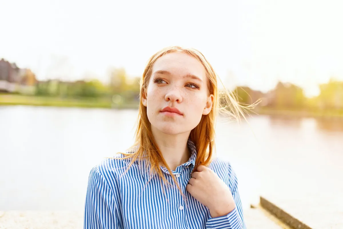 Elle a menti à sa grand-mère en disant qu'elle avait jeté les photos. | Source : Pexels