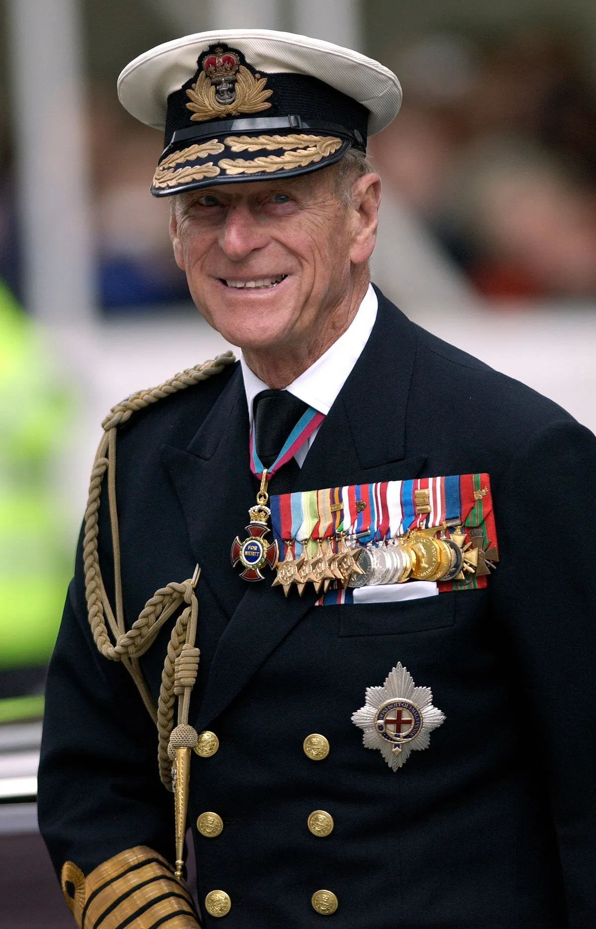 Prince Philip photographed in his military uniform on October 10, 2003. | Photo: Getty Images 