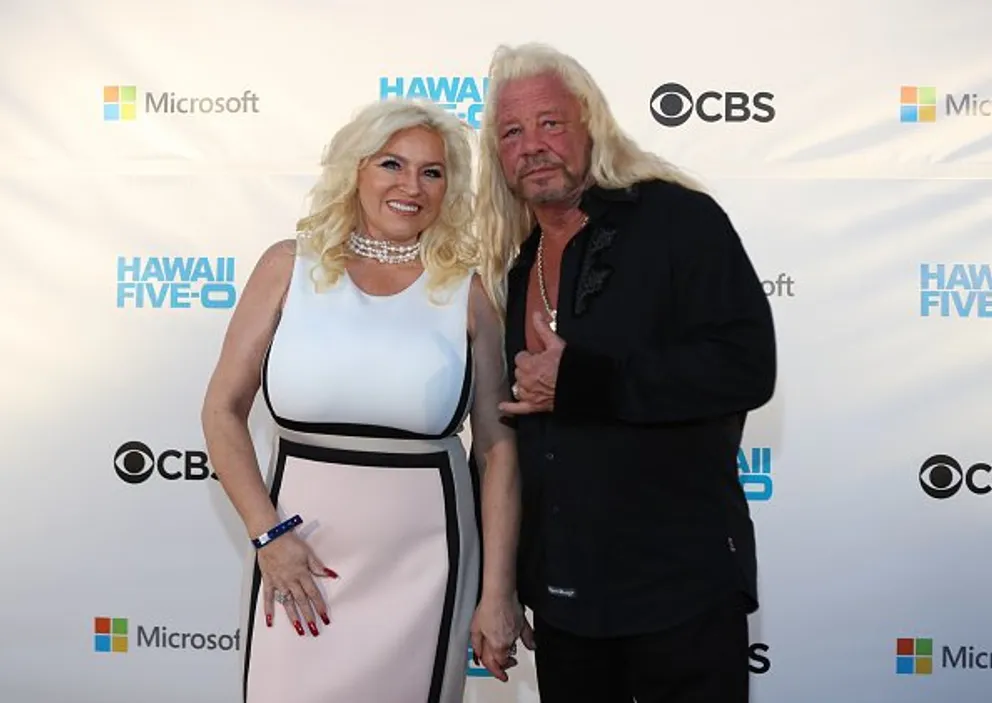Duane Chapman and Beth Chapman at Queen's Surf Beach on November 10, 2017 in Waikiki, Hawaii. | Photo: Getty Images