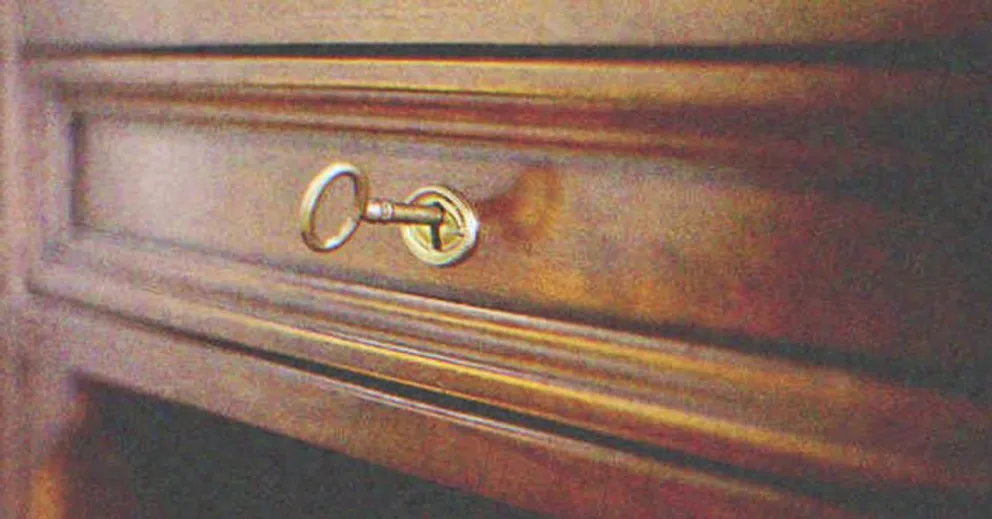 Christine a vu un tiroir dans son rêve | Photo : Shutterstock