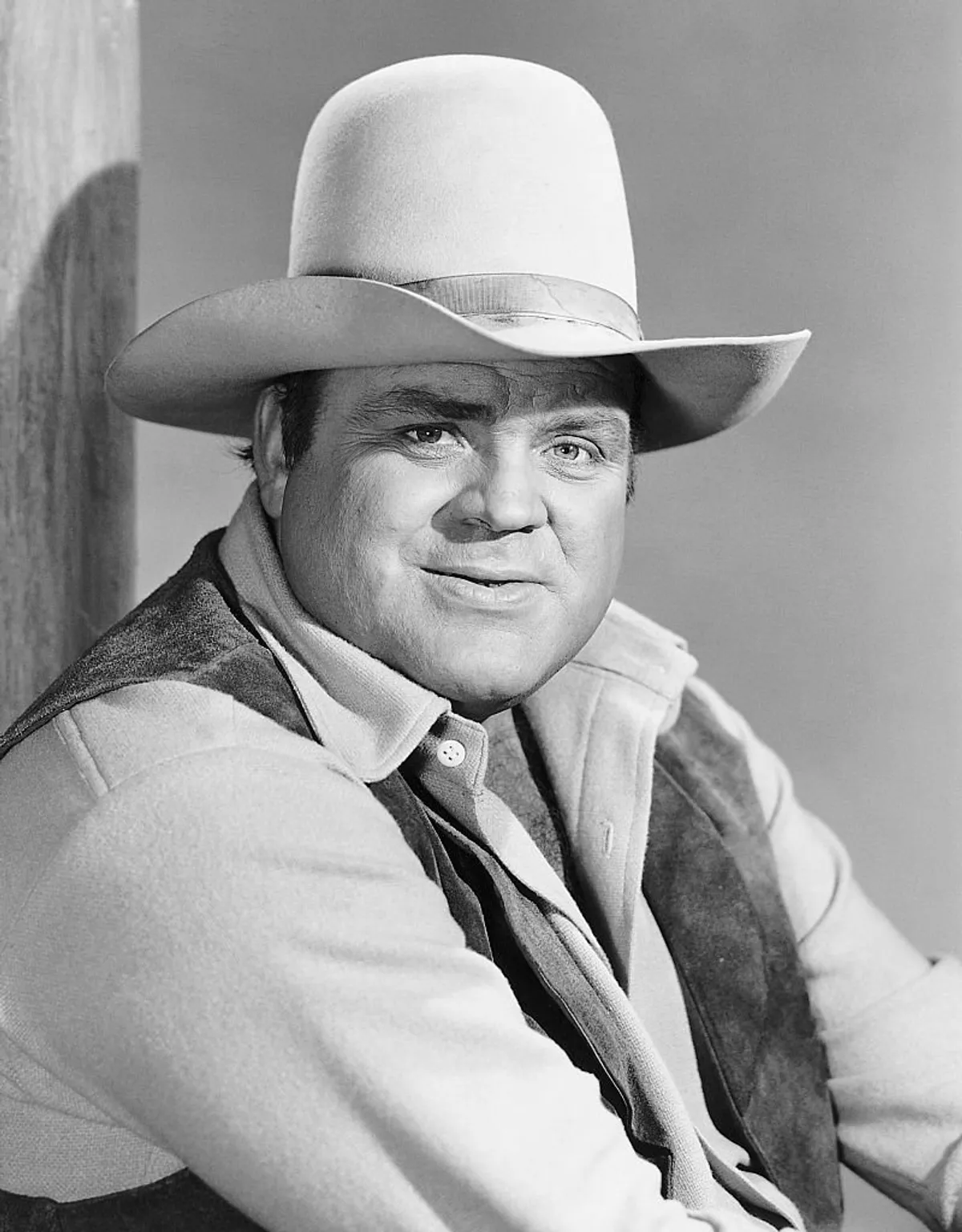 Dan Blocker als Hoss Cartwright in der TV-Serie "Bonanza" | Quelle: Getty Images