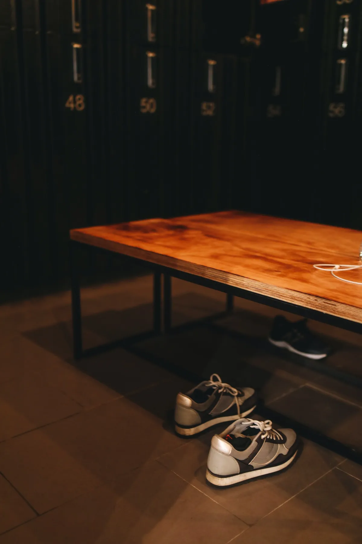 Une paire de chaussures. | Photo : Unsplash