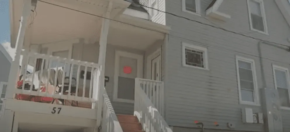 Une maison de Brockton, dans le Massachusetts, polluée par du monoxyde de carbone. | Source : YouTube/LiveNow de FOX
